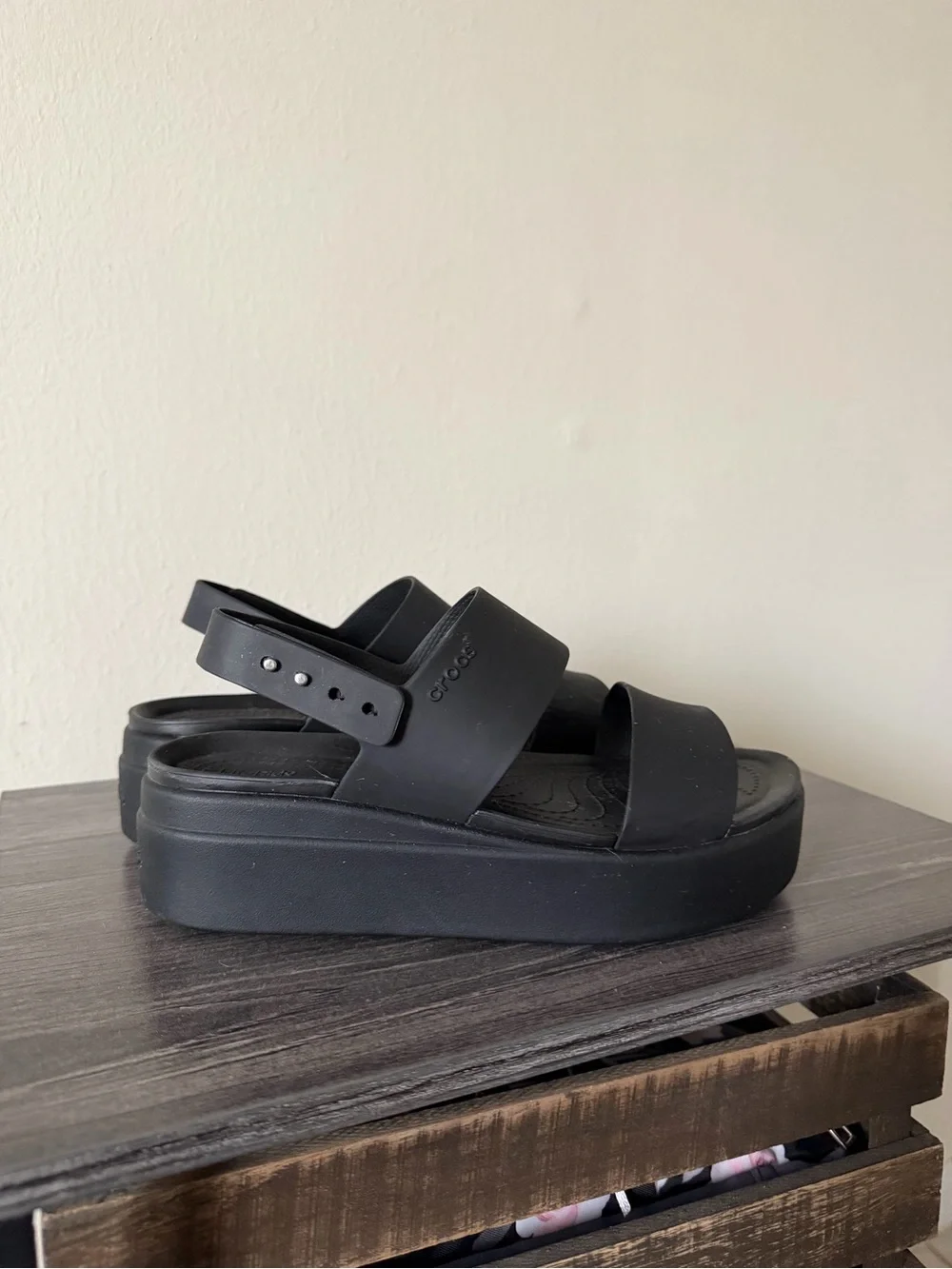 CROCS Women's Black Double-Strap Platform Sandals - Picture 2 of 4